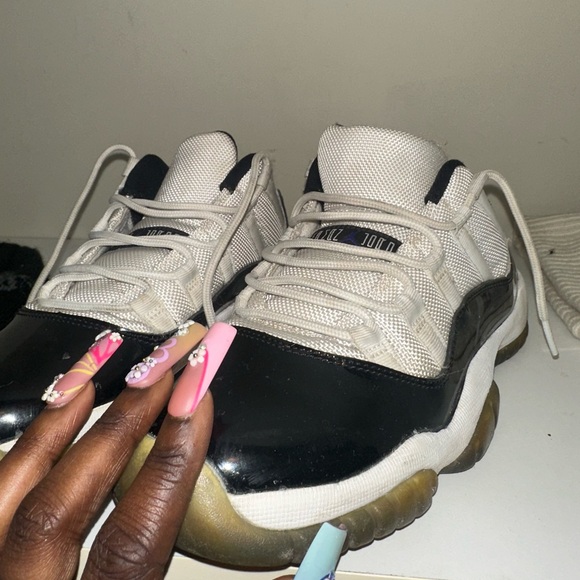 Women’s Jordan’s - Picture 1 of 7
